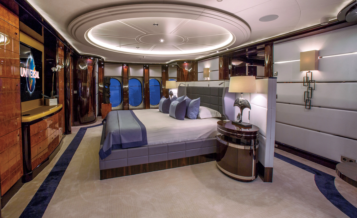 Charter Luxury Super Yacht Dream